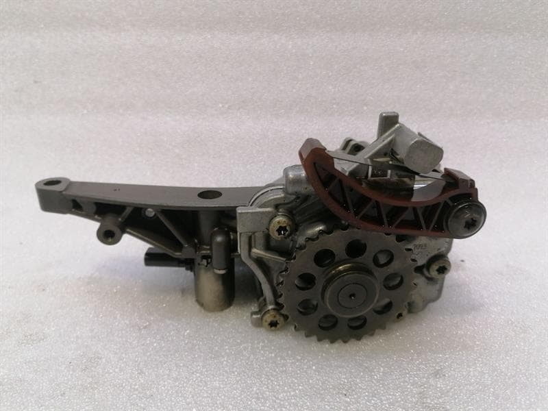 MERCEDES-BENZ Mercedes S63 AMG W221 M157 oil pump A2781800901 oil pump oil auxiliary pump