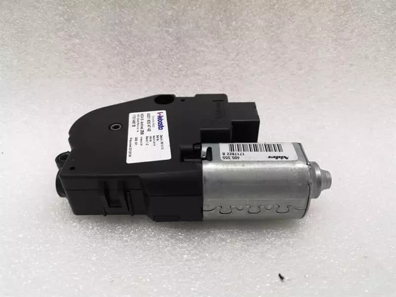Mercedes S-Class W221 Panoramic Sun Roof Engine A2218204742 Sunroof Motor