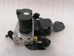 MERCEDES-BENZ Mercedes W221 rear ABC suspension valve A2213201058 rear air suspension valve — thumbnail 2