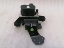 MERCEDES-BENZ Mercedes W221 rear ABC suspension valve A2213201058 rear air suspension valve — thumbnail 8