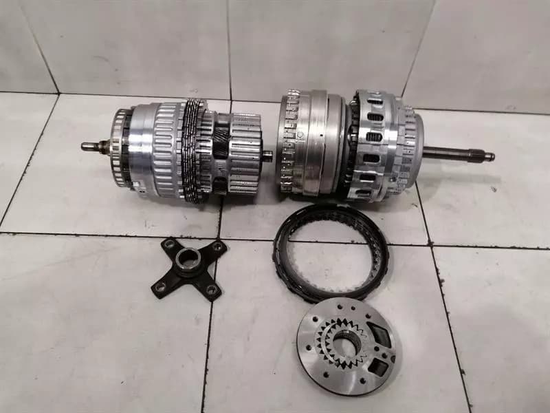 MERCEDES-BENZ Mercedes CLS63 AMG W218 Gearbox Parts A2212721031 Gearbox 722.931