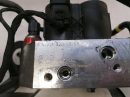 MERCEDES-BENZ Mercedes SL R230 Rear ABC Valve A2213200358 Hydraulic Valve ABC Rear Block — thumbnail 6