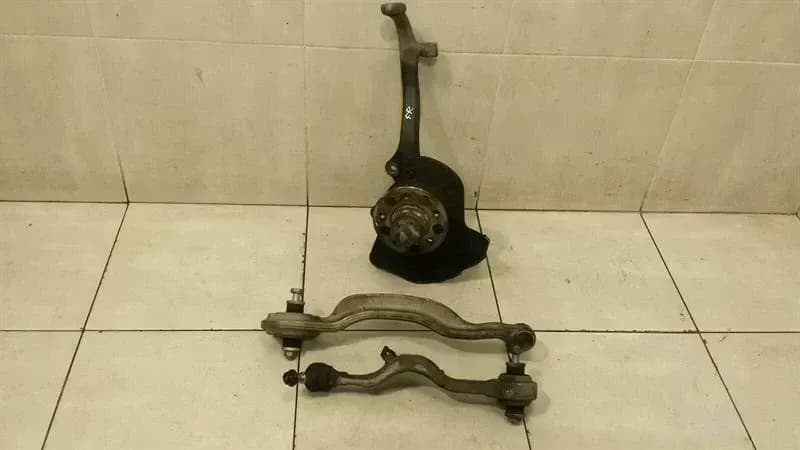 Mercedes CL W216 Right Front Hub A2213323001 Wheel Bearing Housing Front Right