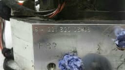 MERCEDES-BENZ Mercedes CL W216 Rear ABC Hydraulic Valve A2213200358 Hydraulic Valve — thumbnail 2