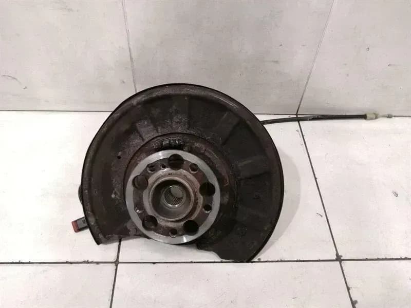 Mercedes E63 AMG W212 Left Rear Hub A2043500741 Wheel Bearing Housing Rear Left