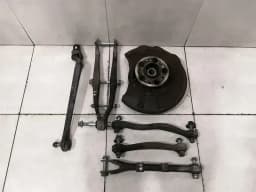 MERCEDES-BENZ Mercedes CLS55 AMG W219 Right Rear Hub A2113504608 Wheel Bearing Housing Rear Right — thumbnail 1