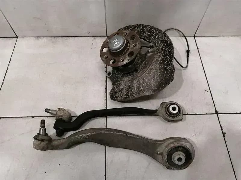 Mercedes E63 AMG W212 Right Front Hub Set A2123300220 Wheel Bearing Housing Front Re