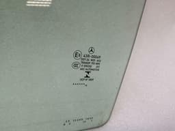 MERCEDES-BENZ Mercedes E W212 left rear door glass A2127352910 door window rear left MOPF — thumbnail 2