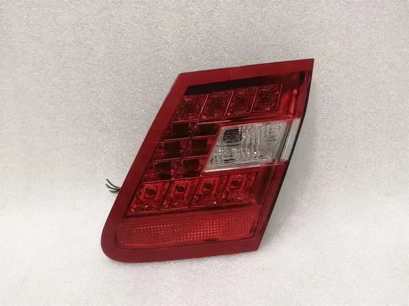 MERCEDES-BENZ Mercedes E Class W212 Right Rear Light A2129060258 RHD RIGHT HAND DRIVE