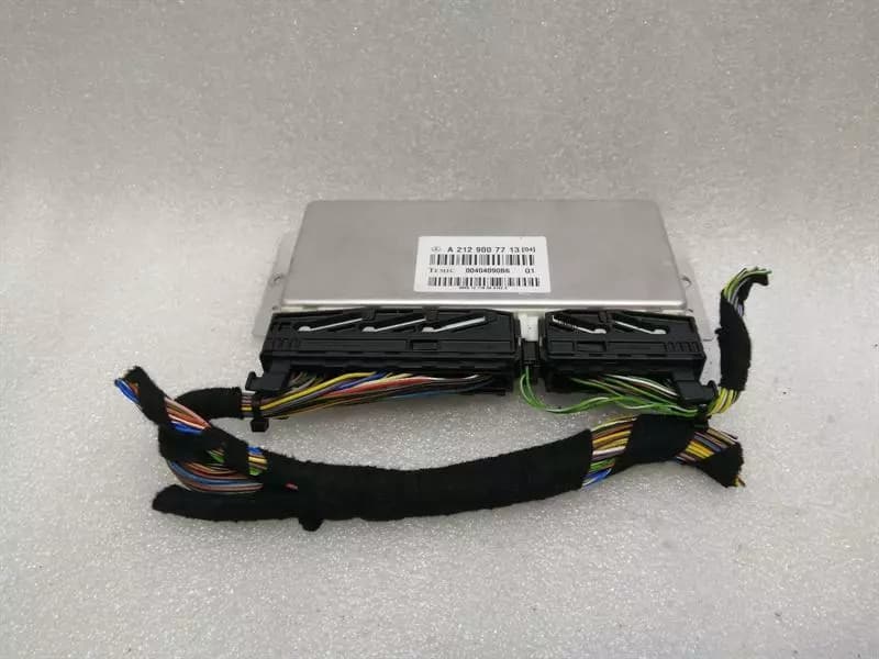 Mercedes CLS W218 Airmatic Module A2129007713 Air Suspension Airmatic Control Unit