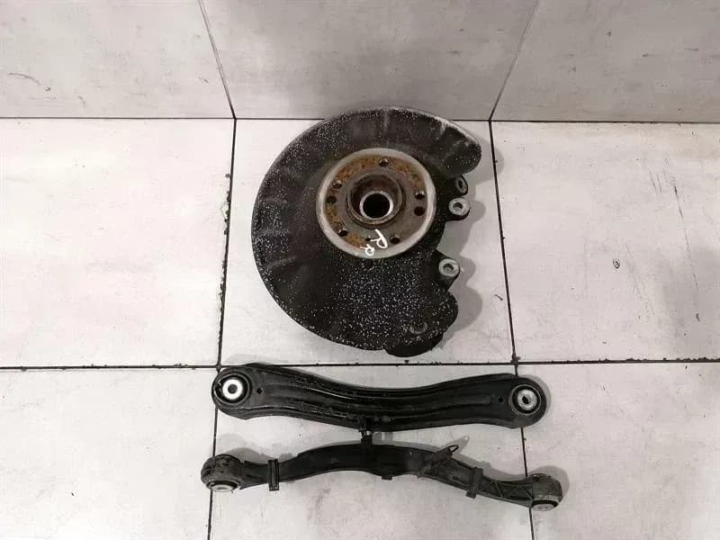 Mercedes ML W166 Right Rear Hub Set A1663500508 Wheel Bearing Housing Rear Right