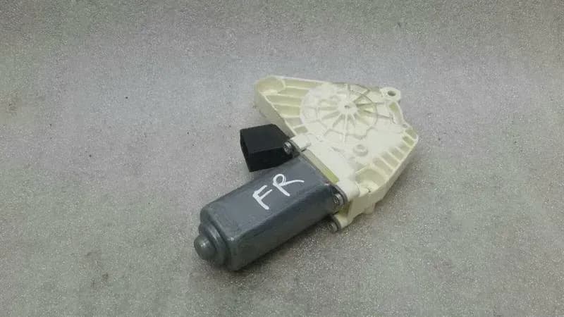 MERCEDES-BENZ Mercedes S W217 FRH door window motor A2079061300 window regulator motor front RE