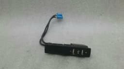 MERCEDES-BENZ Mercedes CL W217 USB Input A2228200915 USB Female S Coupe W222 — thumbnail 1