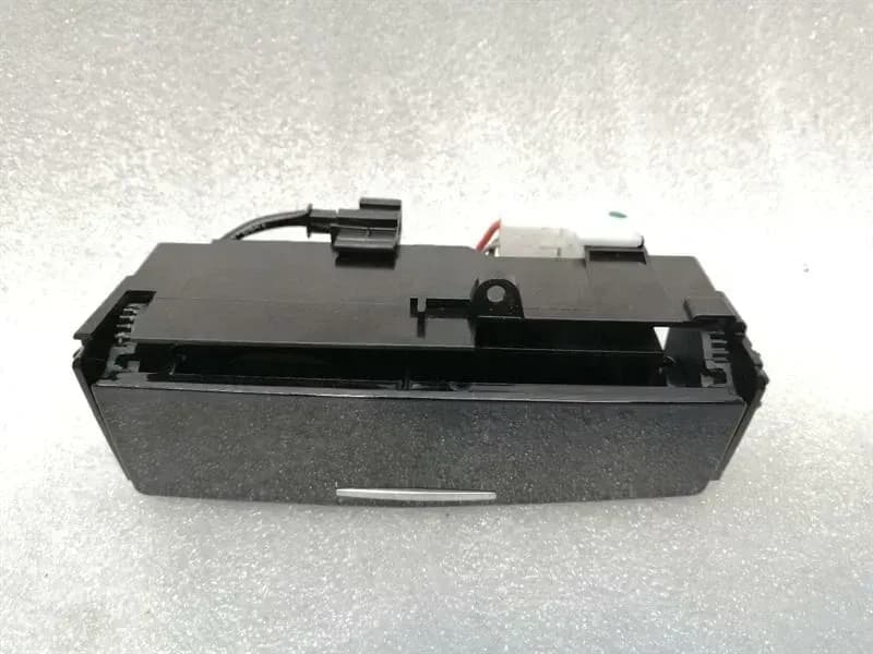 MERCEDES-BENZ Mercedes CLS W218 CLS63 AMG Ashtray A2186809607 RHD RIGHT HANDLEBAR