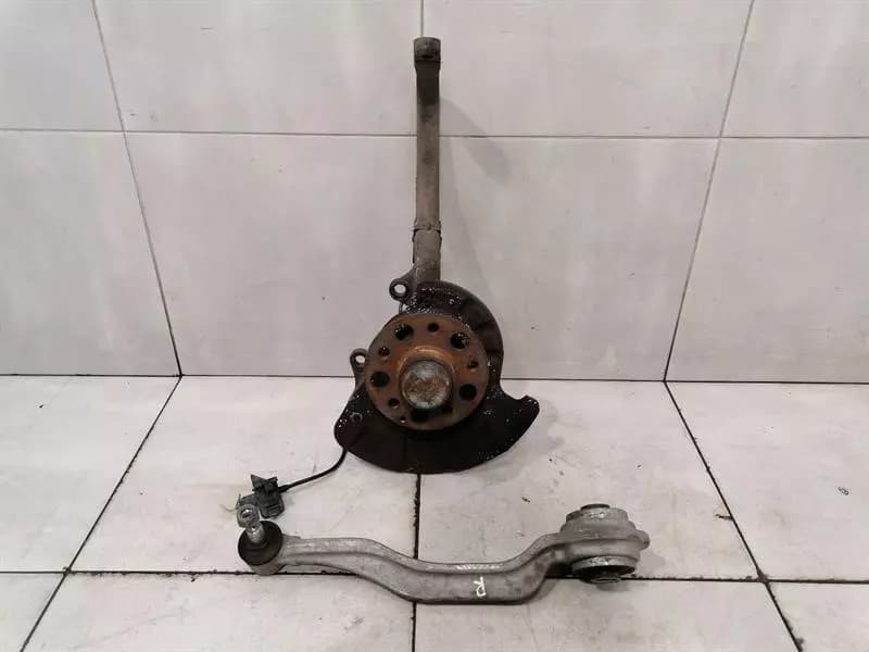 Mercedes E55 AMG W211 Right Front Hub A2303300420 Wheel Bearing Housing Front Right
