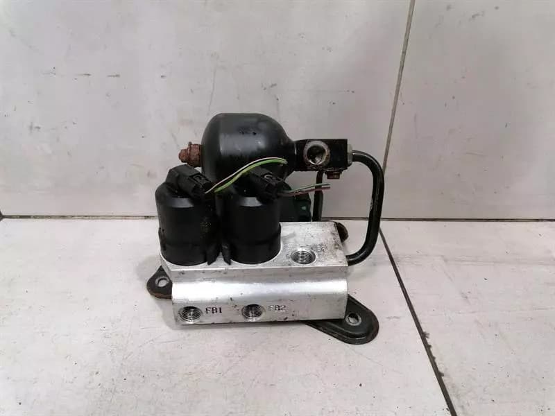 Mercedes S-class W220 Rear ABC Hydraulic Valve A2203200358 Hydraulic Valve ABC