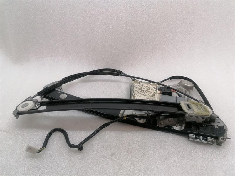 MERCEDES-BENZ Mercedes S-Class W220 Right Front Door Winder A2207202646 Power Window Front Re