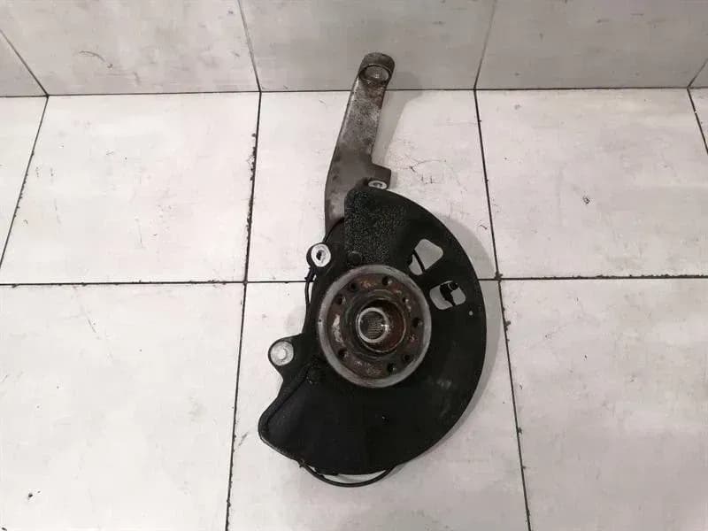 Mercedes GLE W292 AMG Right Front Hub A1663301020 Wheel Bearing Housing Front Right