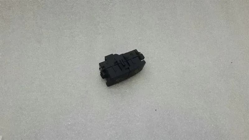Mercedes GLE W166 door lock switch A2049058402 door lock switch