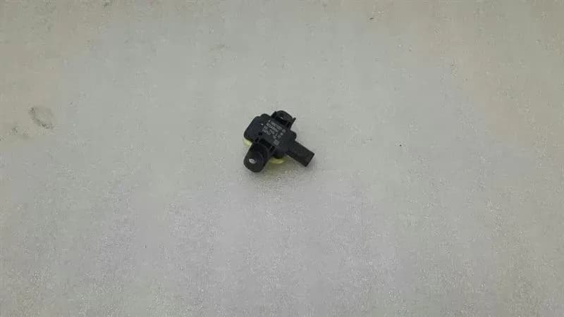 Mercedes GLE W166 Crash Sensor A1668210351 Impact Sensor SRS