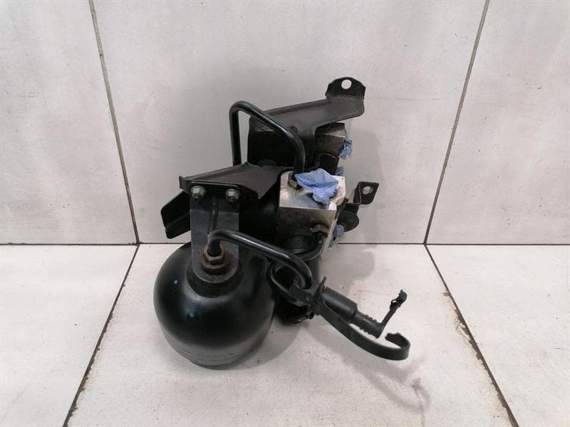Mercedes SL R230 front hydraulic valve A2203200358 hydraulic valve front ABC