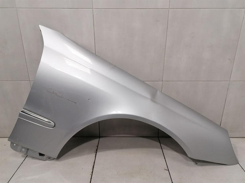 MERCEDES-BENZ Mercedes CLK W209 Right Wing A2098800418 Front Right Fender CLK55 AMG FAULTY