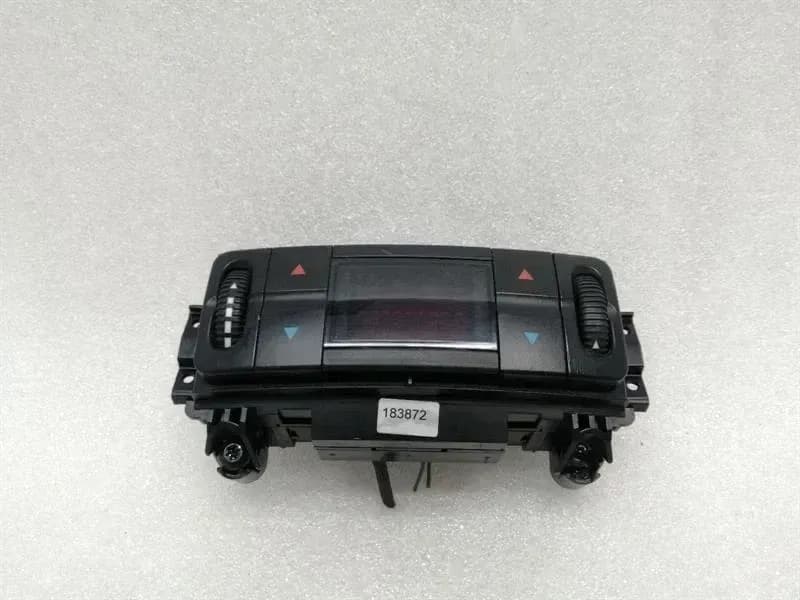 Mercedes E W211 Rear Auto Climate Control A2118300285 Rear Climate Control Panel A/C