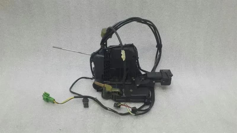 MERCEDES-BENZ Mercedes E W211 front right door lock A2117201435 door lock right keyless