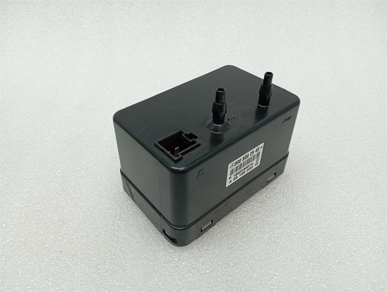 MERCEDES-BENZ Mercedes E Class W211 Central Locking Pump A0008002548 Pump Vacuum Pump