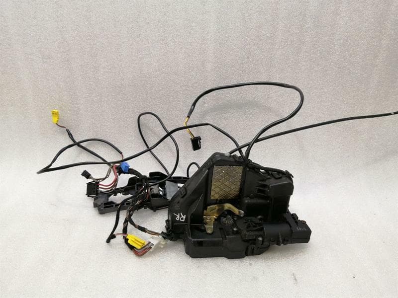 Mercedes E Class W211 RRH Door Lock A2117301235 Door Lock Hi Re KEYLESS GO