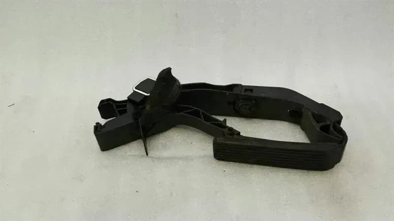 Mercedes E Class W211 Gas Pedal (Electrical) A2113000604 Accelerator Pedal
