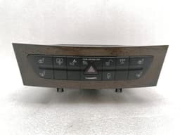MERCEDES-BENZ Mercedes E Class W211 CD Changer A2118700889 CD Changer — thumbnail 1