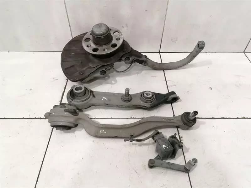 Mercedes E55 AMG W211 Left Front Hub A2303300320 Wheel Bearing Housing Front Left SET