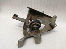 MERCEDES-BENZ Mercedes E55 AMG W211 Secondary Air Pump BRACKET A2112370540 Holder Carrier AMG — thumbnail 8