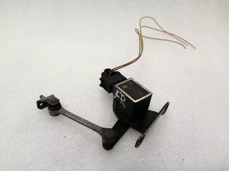 Mercedes SL R230 front right level sensor A0025428818 level sensor front right