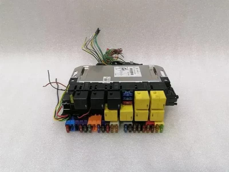 Mercedes SL R230 Fuse Box A2305450832 Fuse Box SAM