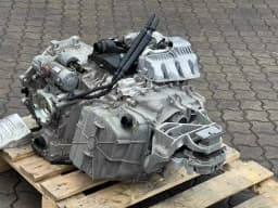 AUDI Audi R8 4S RWS Rear Wheel Drive S-Tronic Gearbox SWB Gearbox 0BZ300045T — thumbnail 2