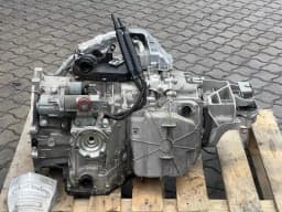 AUDI Audi R8 4S RWS Rear Wheel Drive S-Tronic Gearbox SWB Gearbox 0BZ300045T — thumbnail 9