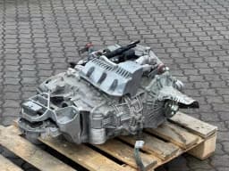 AUDI Audi R8 4S RWS Rear Wheel Drive S-Tronic Gearbox SWB Gearbox 0BZ300045T — thumbnail 4