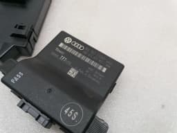 AUDI Audi R8 Type 42 V10 5.2 Spyder Electronic Module Set 8P0907063B ECU — thumbnail 3