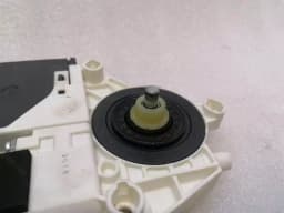 AUDI Audi R8 Type 42 V10 5.2 Spyder Door Window Motor 427959802D Window Regulator Motor — thumbnail 4