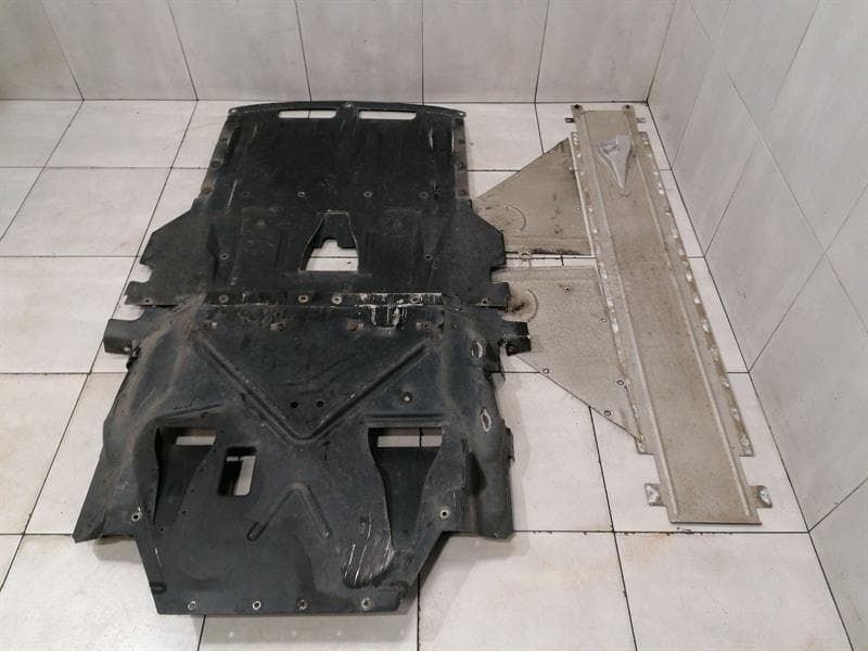AUDI Audi R8 Type 42 V10 5.2 Spyder Undertray 427825189 Underbody Trim