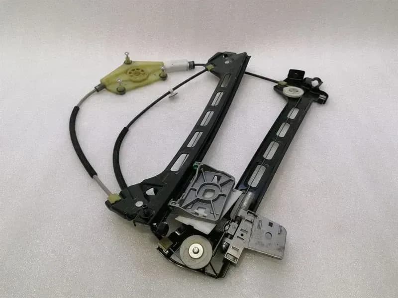 AUDI Audi R8 Type 42 V10 5.2 Spyder Left Door Winder 420837461 Front Window Regulator Li