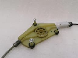 AUDI Audi R8 Type 42 V10 5.2 Spyder Left Door Winder 420837461 Front Window Regulator Li — thumbnail 9