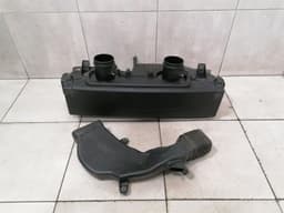 AUDI Audi R8 Type 42 V10 5.2 Spyder Air Filter Box 420133837D Air Filter Box — thumbnail 7