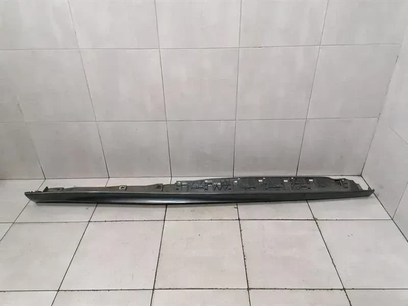 AUDI Audi R8 Type 42 V10 5.2 Spyder Side Skirt 420853856D RIGHT Side Skirts