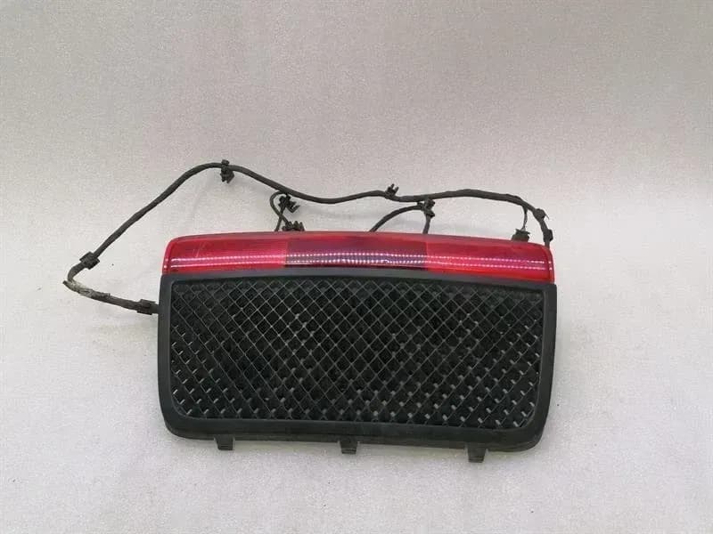 AUDI Audi R8 Type 42 V10 5.2 Spyder rear fog light 420945703 rear fog light