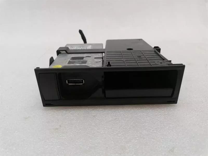 AUDI Audi R8 Type 42 V10 5.2 Spyder Electronic Module 420035785 AMI CAN ECU