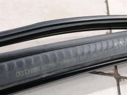 AUDI Audi R8 Type 42 V10 5.2 Spyder door seal set 427831707 door seals set — thumbnail 9