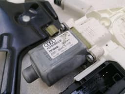 AUDI Audi R8 Type 42 V10 5.2 Spyder Right Door Winder 420837462 Window Regulator Right — thumbnail 5